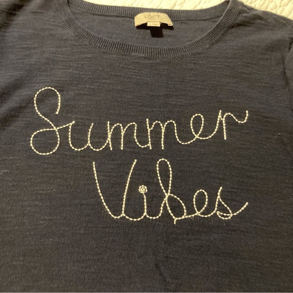 LOFT Outlet Navy Blue Sweater Tee with Summer Vibes Stitching | Size L - Picture 6 of 6